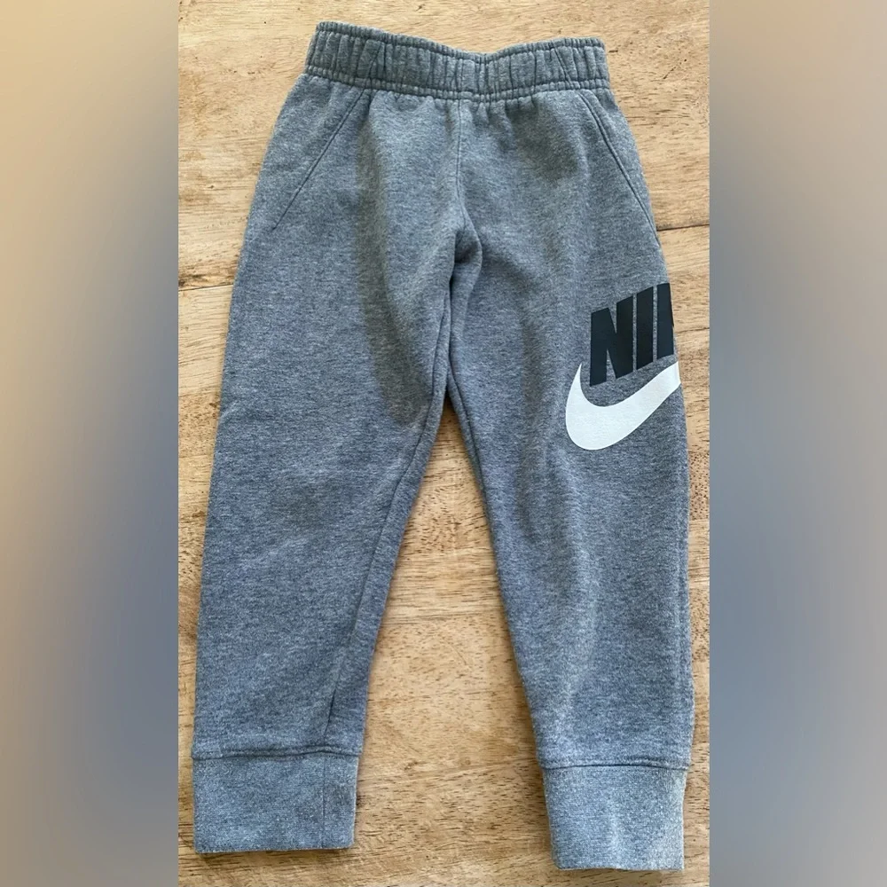 Nike Kids‎ Club Sz 4 XS Carbon Heather Logo Joggers
